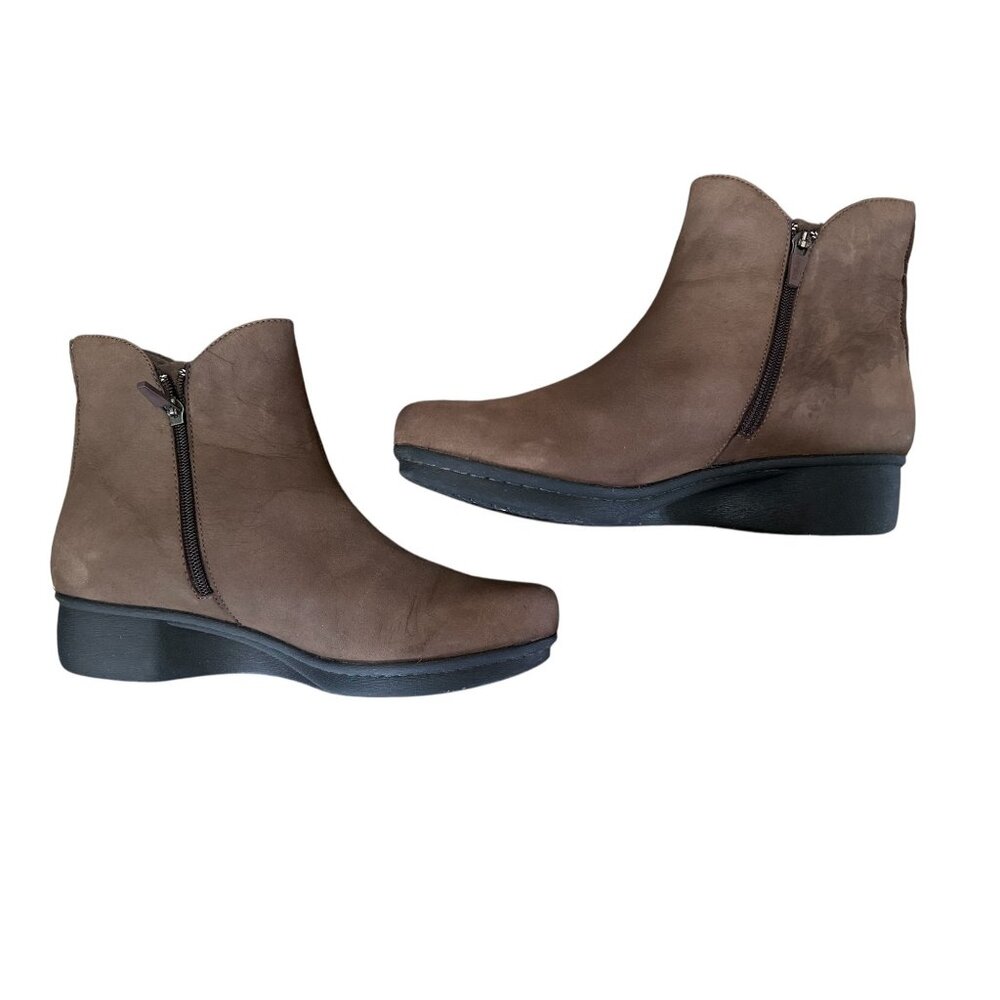 Dansko Suede Nubuck Booties Women 4110.5 Brown Wedge Zip Comfort Outdoor Classic